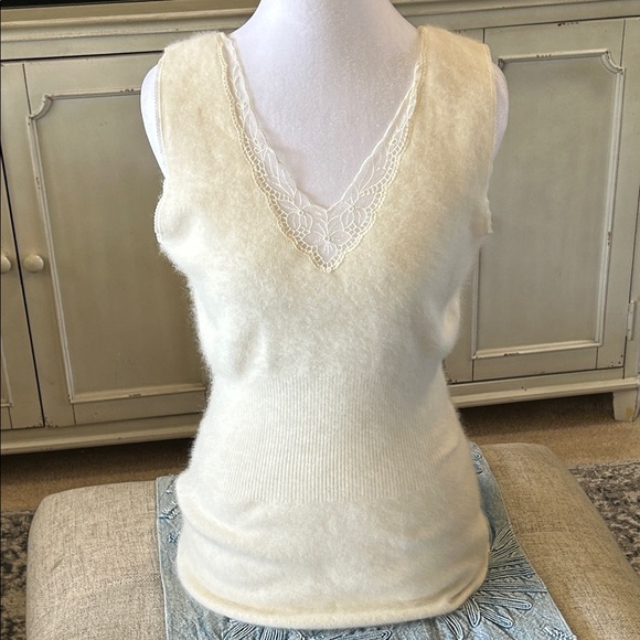 Schenk modelle Tops - SCHENK MODELLE SILKY -TOUCH  LACE TRIM ANGORA  TOP/VEST MADE IN GERMANY SZ S